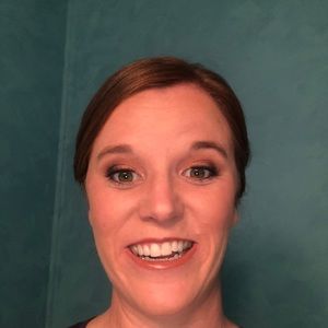 Meet your Posher, Liz